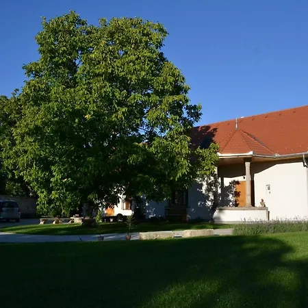 Turjan Vendeghaz Guest house 3*