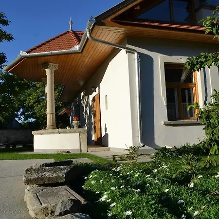 Turjan Vendeghaz Erdobenye