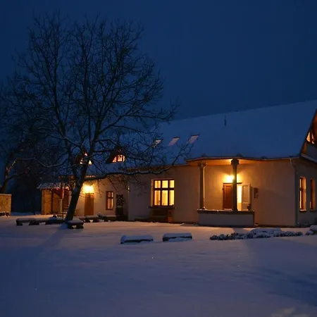 Turjan Vendeghaz Guest house 3*